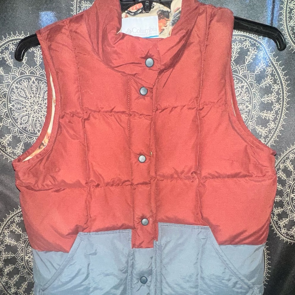 Columbia Maroon and Beige Vest